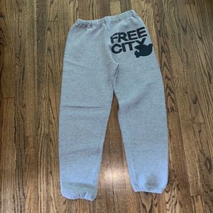Free city sweatpants
